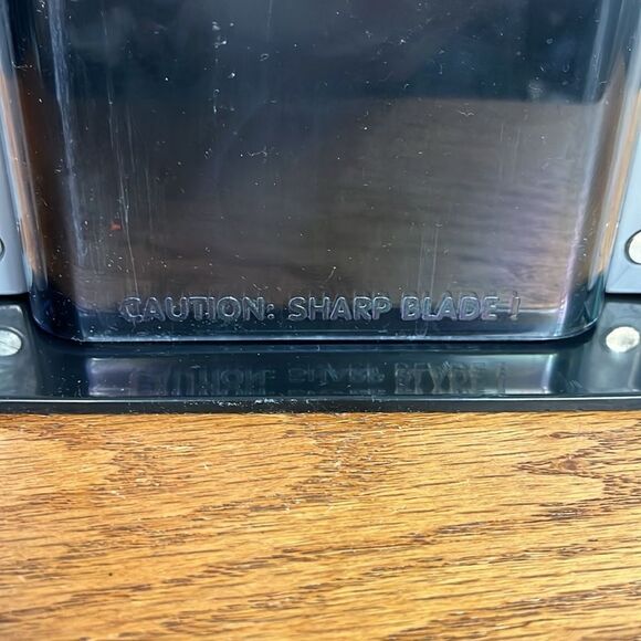 Larien Original Bagel Guillotine Bagel Biter Slicer Commercial Copyright 1996 - Picture 2 of 10